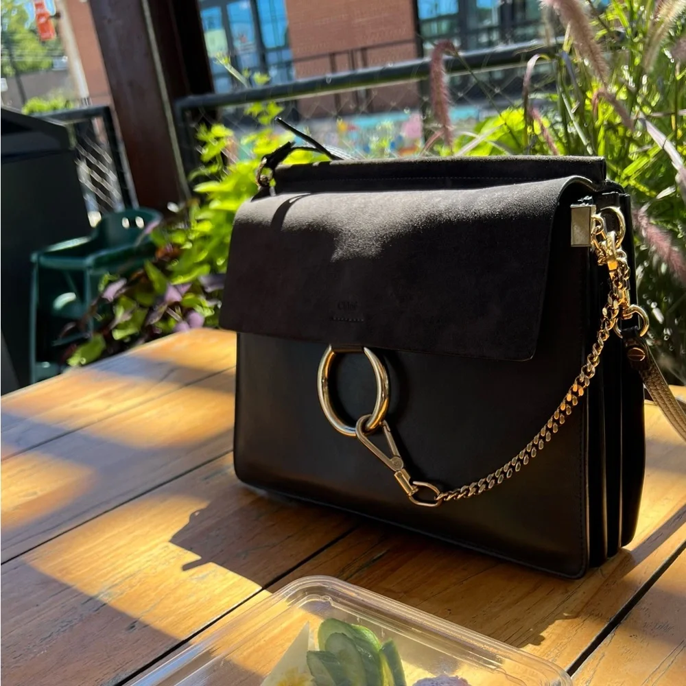 Chloe Faye Medium Shoulder Bag - Picture 2 of 2
